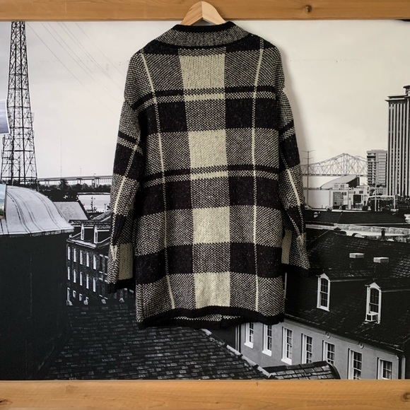 Sweater - Picture 4 of 4